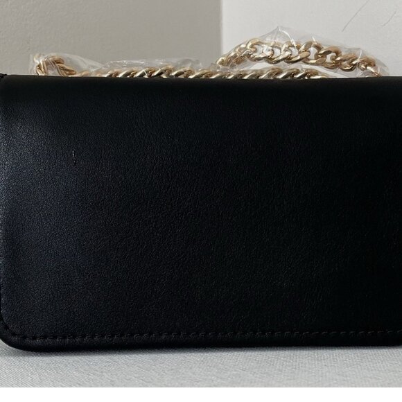 New Marc Jacobs Mini Flap Crossbody bag Smooth Leather Black with Gold Chain - Picture 2 of 5